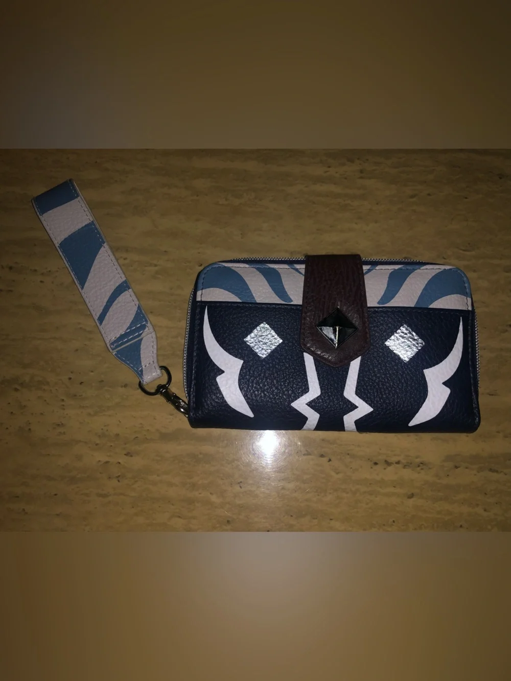 Star Wars Navy and White Zip-Around Wristlet Wallet with Strap - Picture 2 of 7